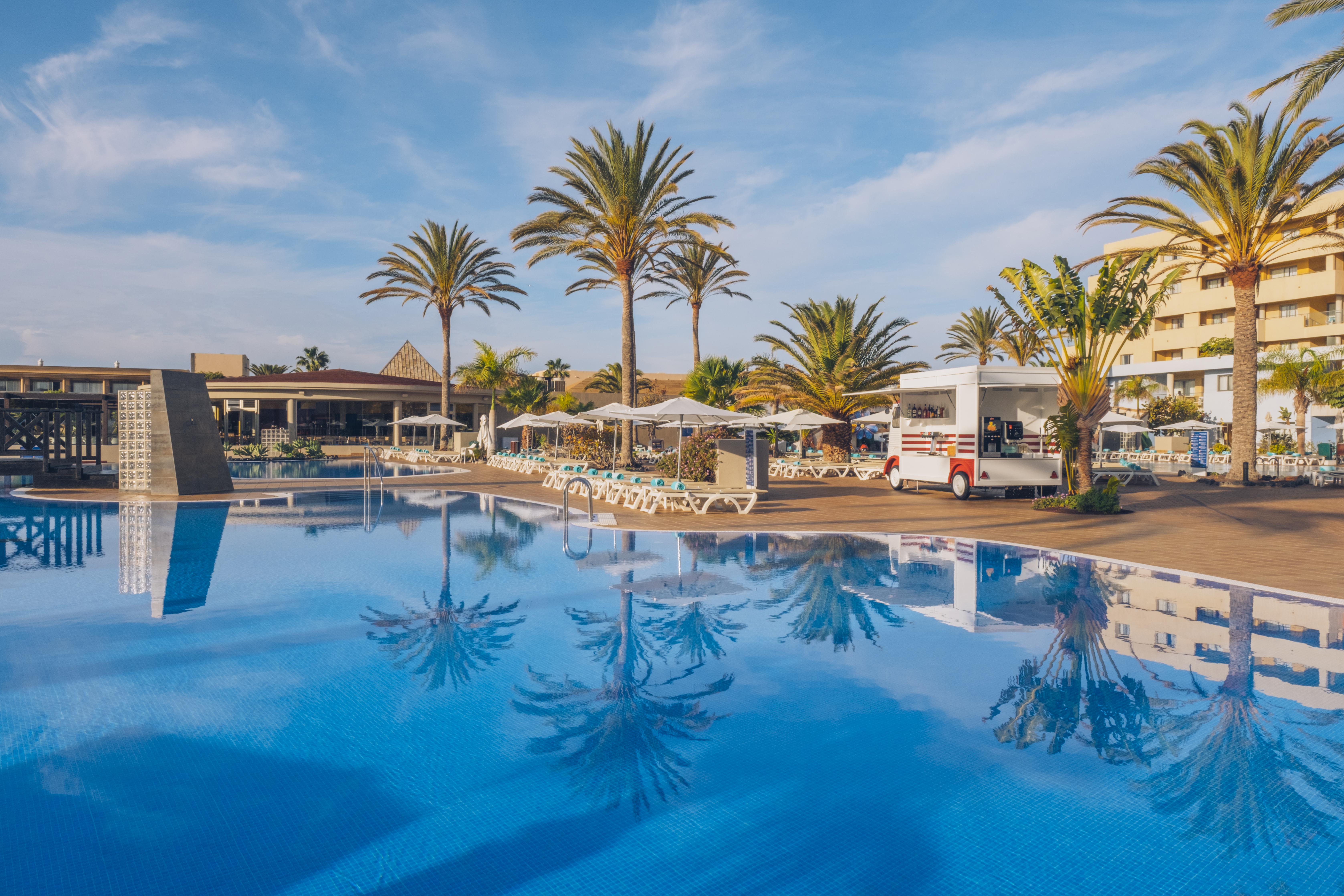 Iberostar Waves Gaviotas Park 4*