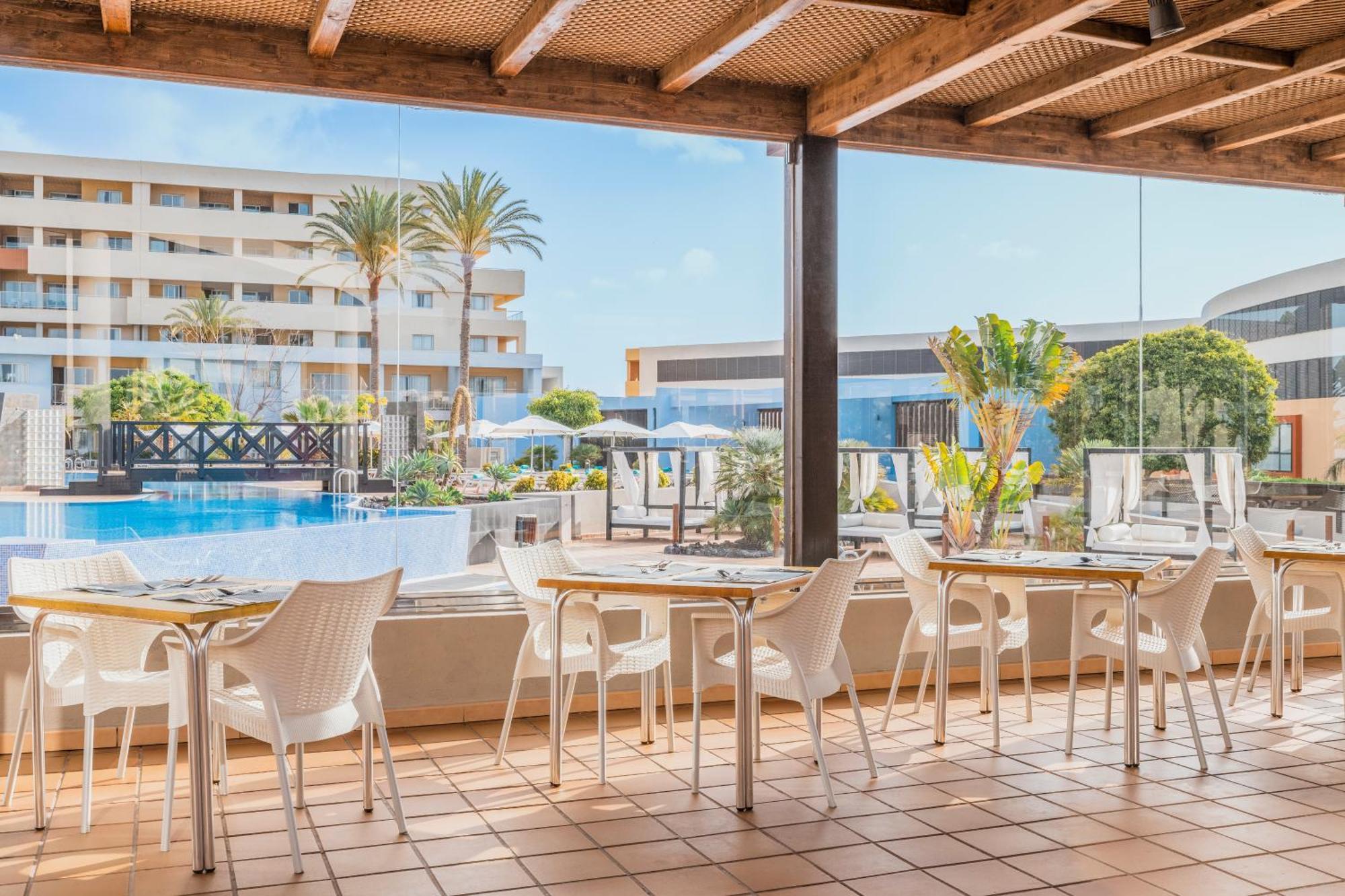 Hotel Iberostar Waves Gaviotas Park 4*