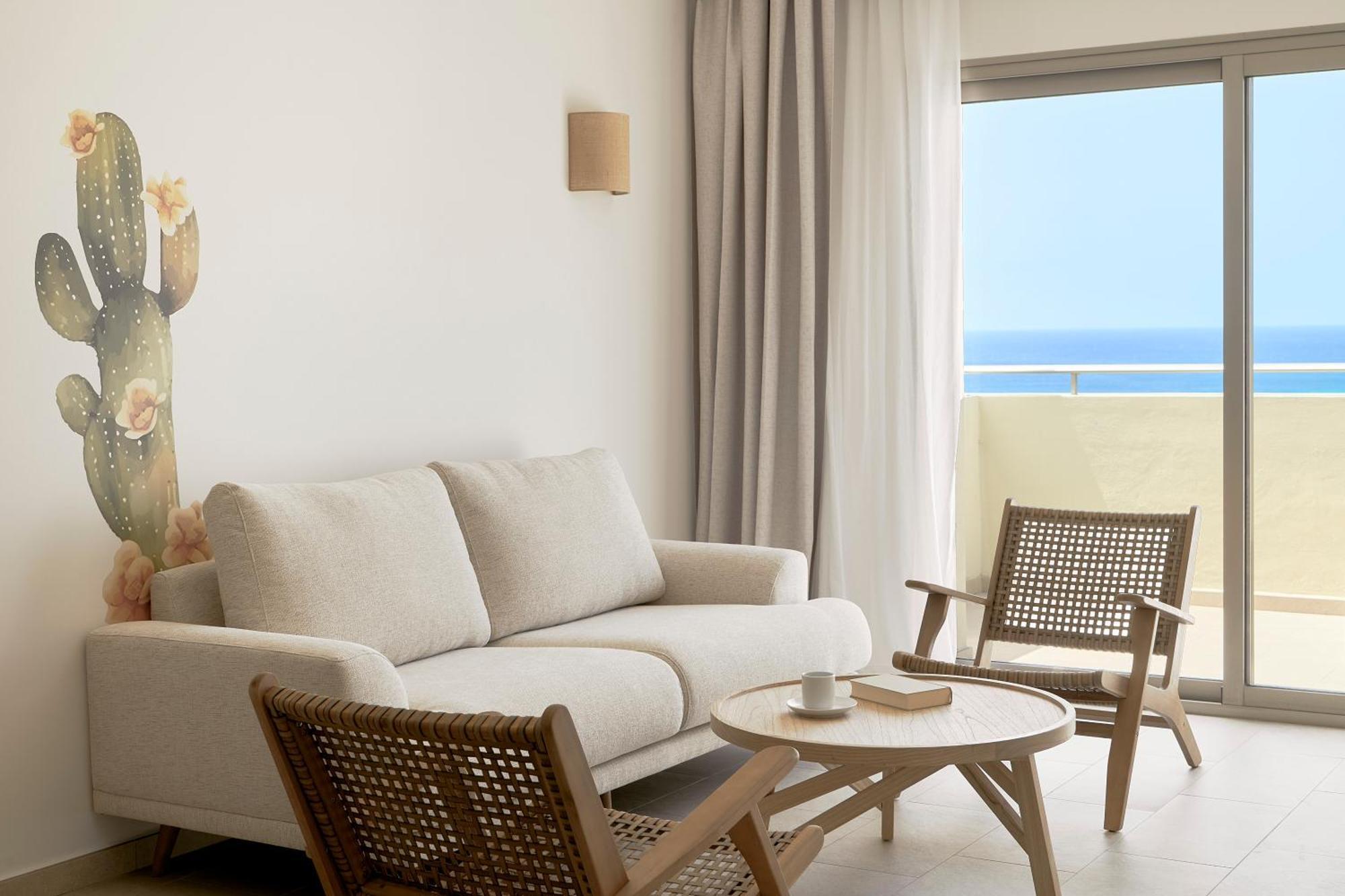Iberostar Waves Gaviotas Park Hotel 4*