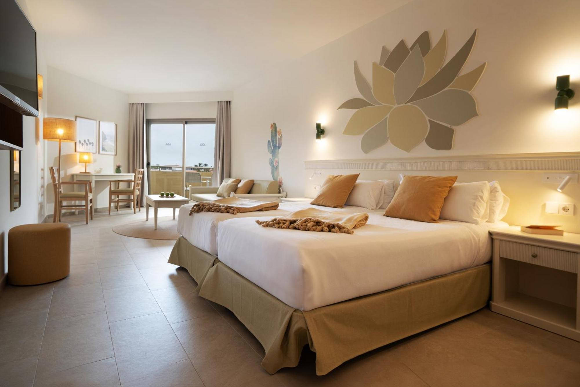 Iberostar Waves Gaviotas Park 4*