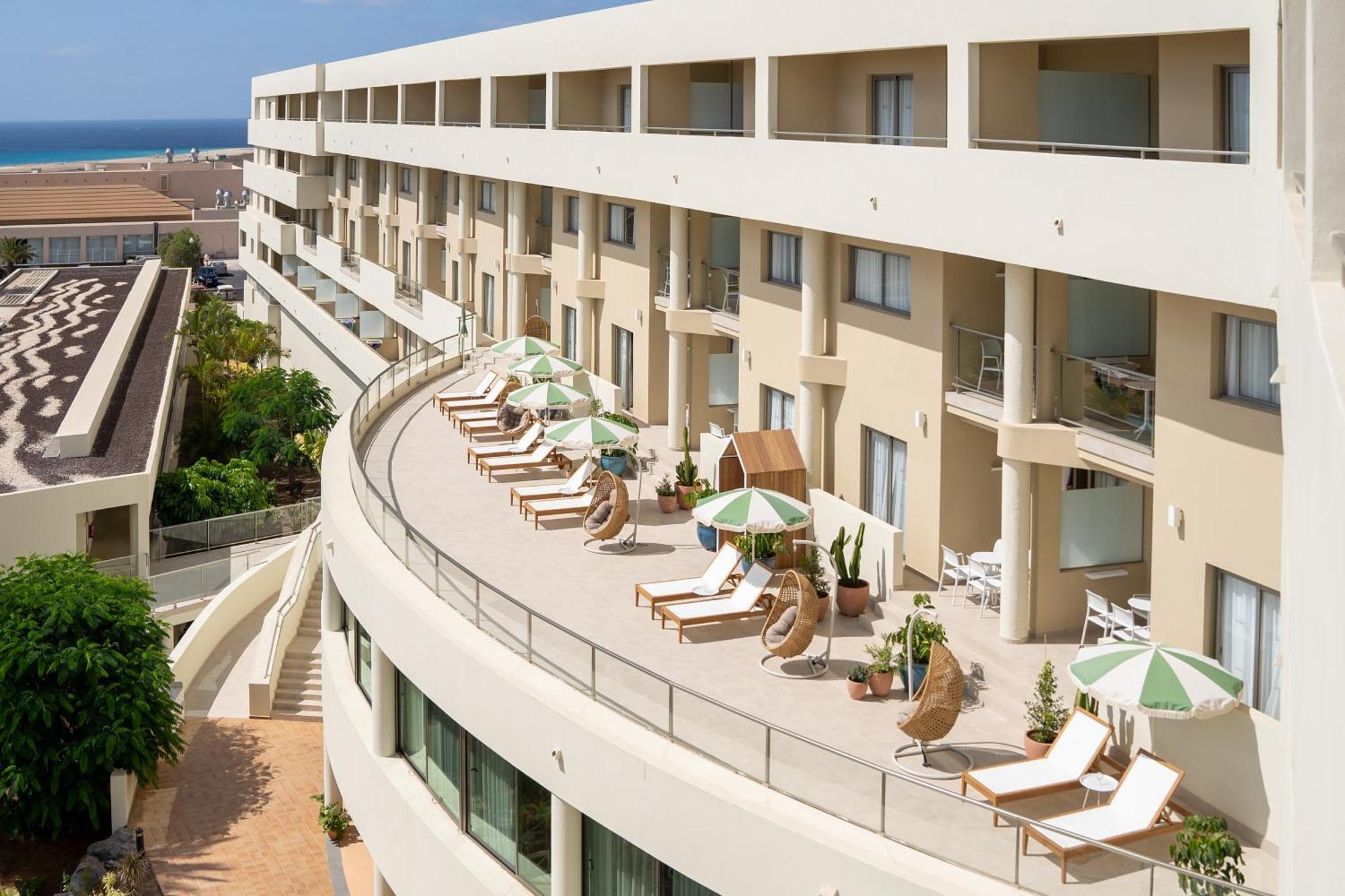 Iberostar Waves Gaviotas Park Hotel 4*